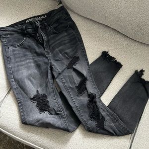 American Eagle Super Stretch X black destroyed frayed edge hem size 8 long #5b4